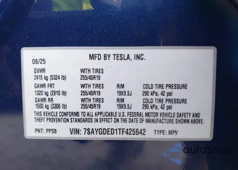 2026 Tesla Model Y Long Range Dual Motor All-Wheel Drive z USA, uszkodzony, nr VIN 7SAYGDED1TF425642